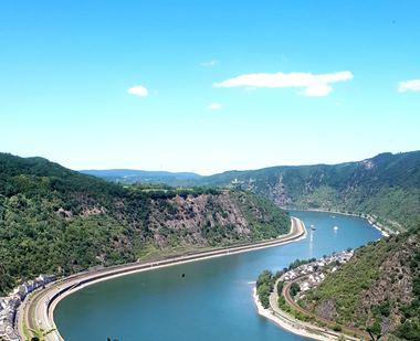 Blick auf das Rheintal bei Niederburg